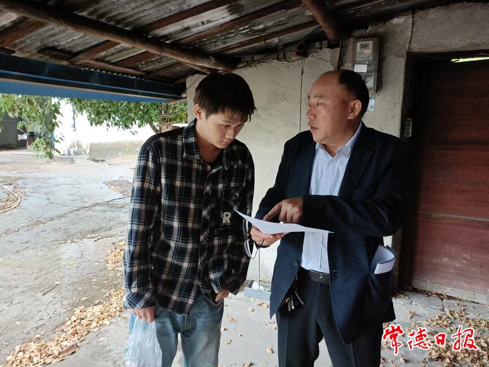 宋宏斌同志入戶(hù)為結(jié)對(duì)幫扶戶(hù)制定幫扶措施.jpg